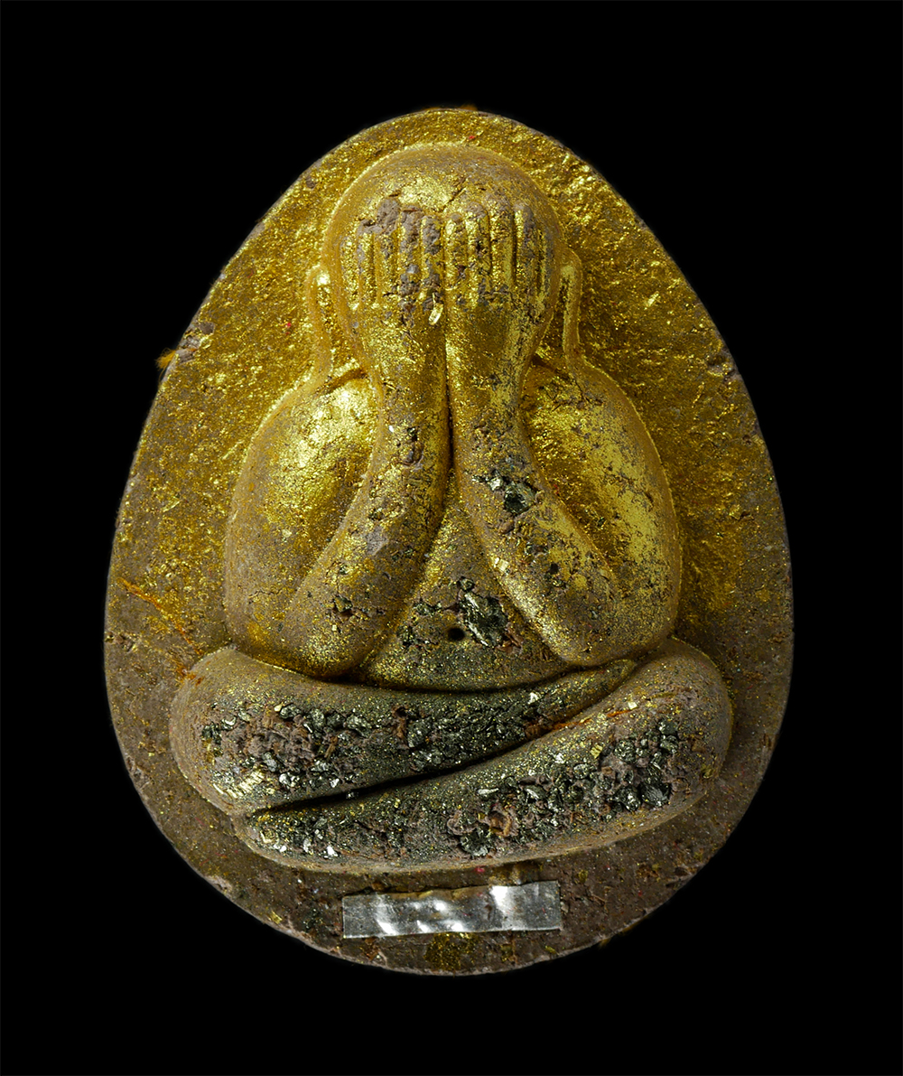 18Aug24 (4)p.jpg - พระปิดตาจัมโบ้ ตะกรุดเงิน โค๊ตทอง เลขเทพ ๒๖ = 8 ฝังแร่ ฝังพลอย เกศา จีวรปลุกเสก ผงตะไบทองชนวน อายุ 101ปี พ.ศ.2564 หลวงพ่อพัฒน์ ปุญญกาโม วัดห้วยด้วน จ. [..] | https://kamulet.in.th